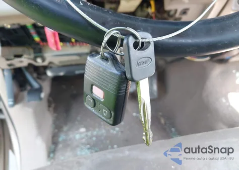 2002 Ford F250 Super Duty from USA, damaged, VIN 1FTNW21F02EB51221